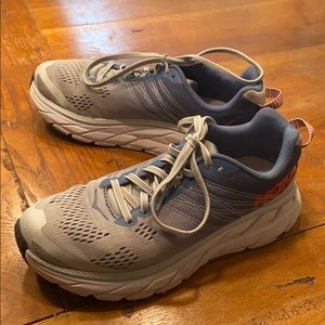 Hoka One Clifton 6